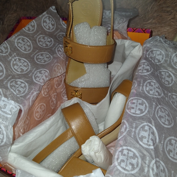 Brand New Tory Burch Kira Sandals with Shoe Bag* - Picture 4 of 5